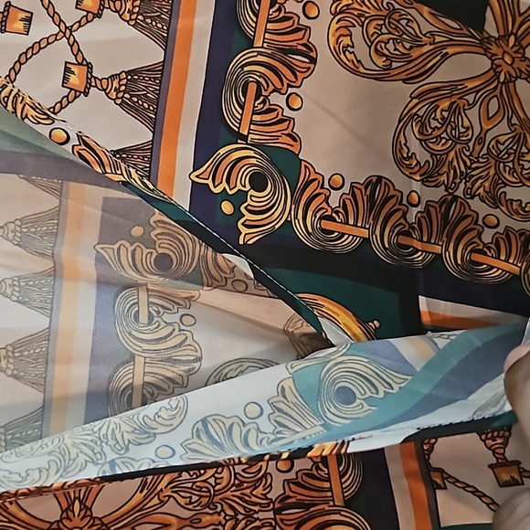 Womens multi color top - Picture 2 of 8